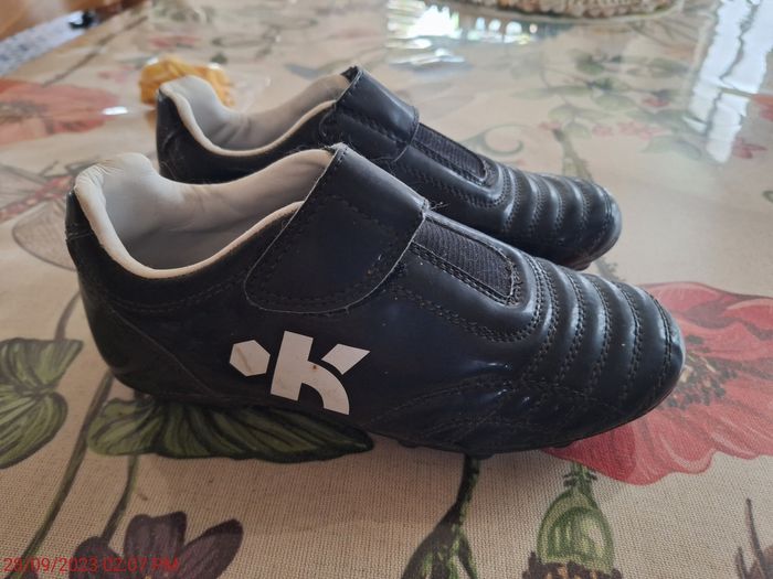 Chaussures de foot pointure 33 - photo numéro 2