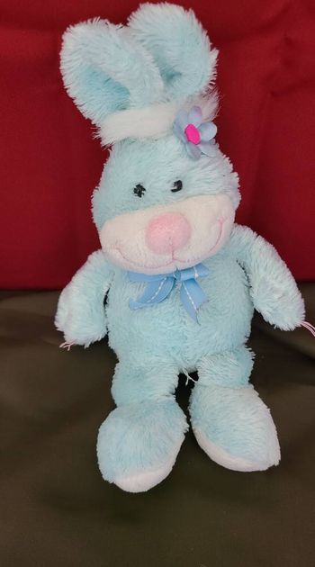 Peluche lapin de Pâques bleu