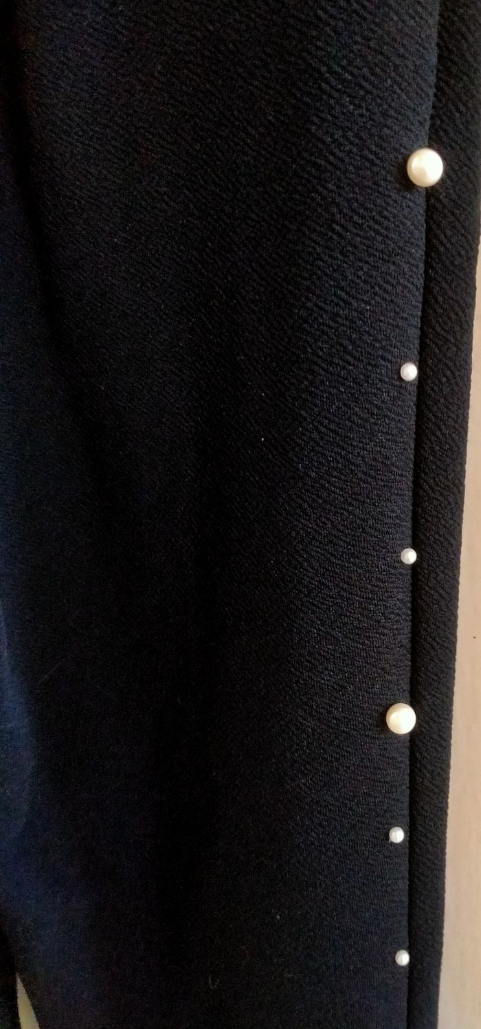 Pantalon noir imprimé des perles femme/ taille 36/ tres bon etat. - photo numéro 4