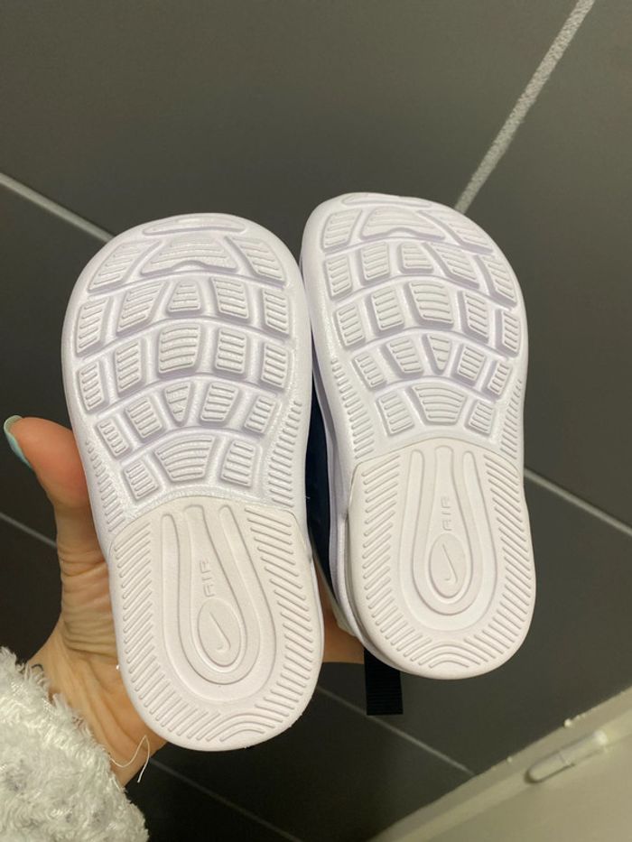 Magnifique basket taille 22 neuve - photo numéro 4