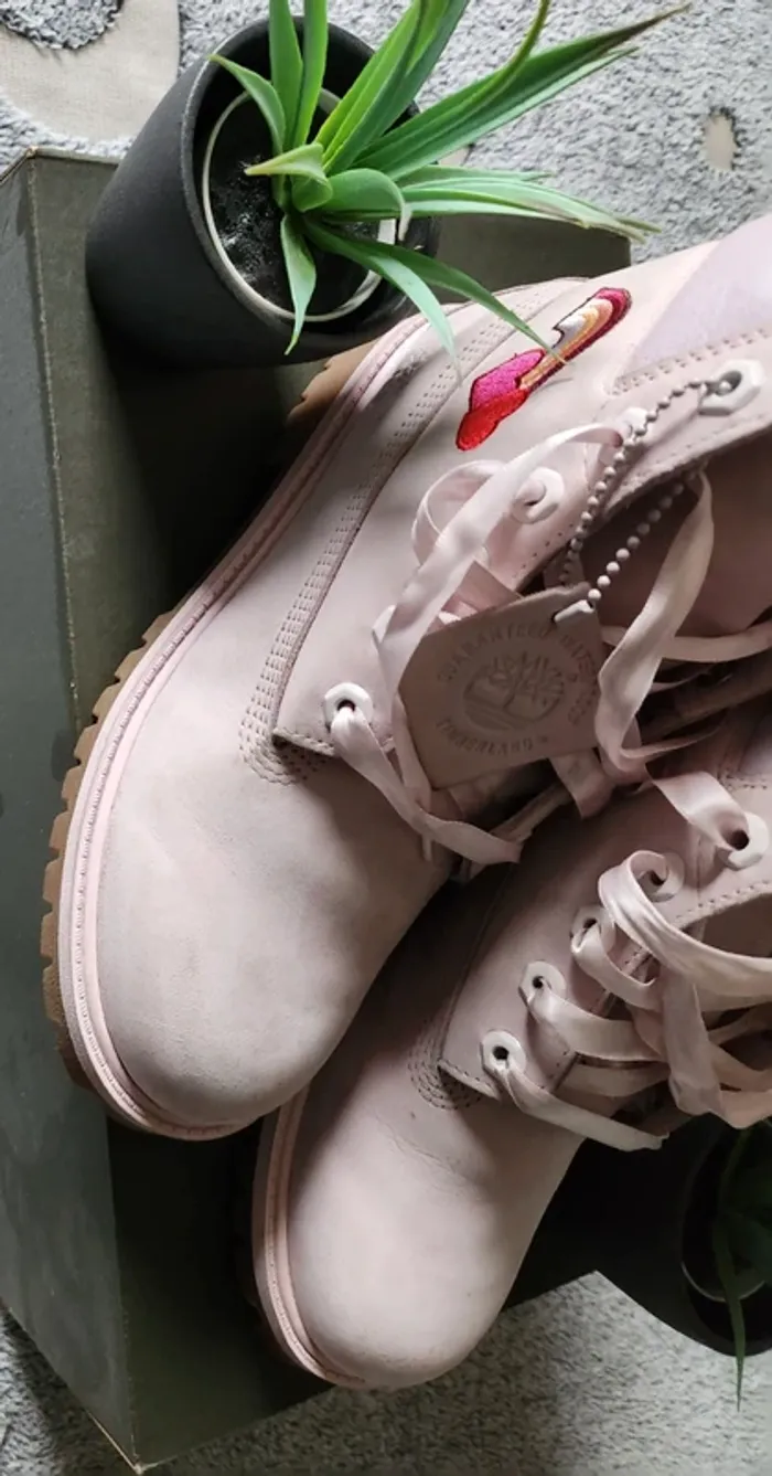 Bottines Timberland roses originales T36 - photo numéro 4