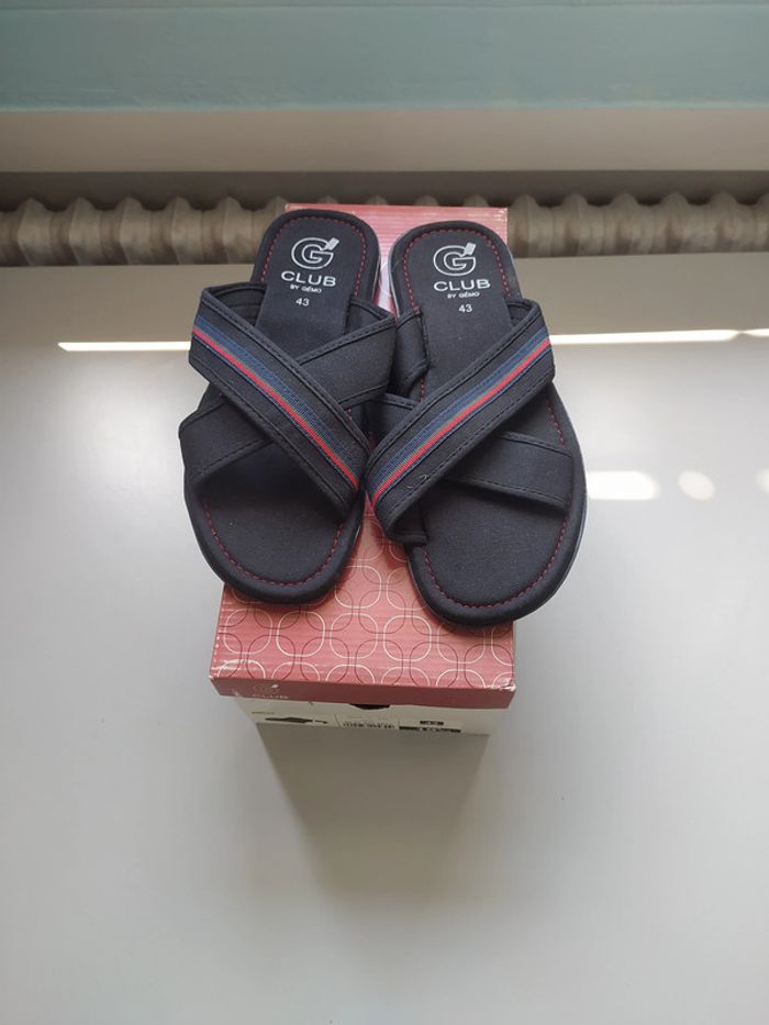 Paire de claquettes d'été neuve pour hommes - photo numéro 2