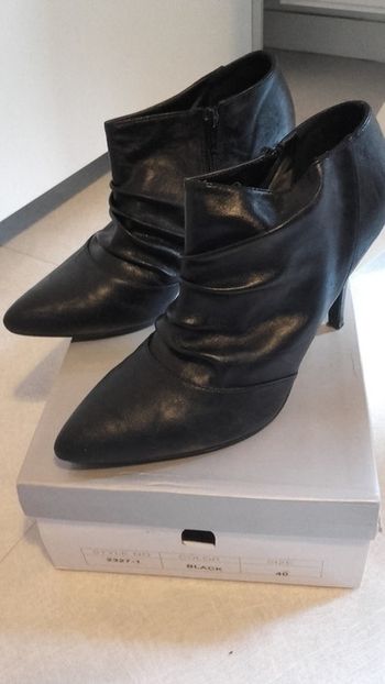 Bottines neuves noires