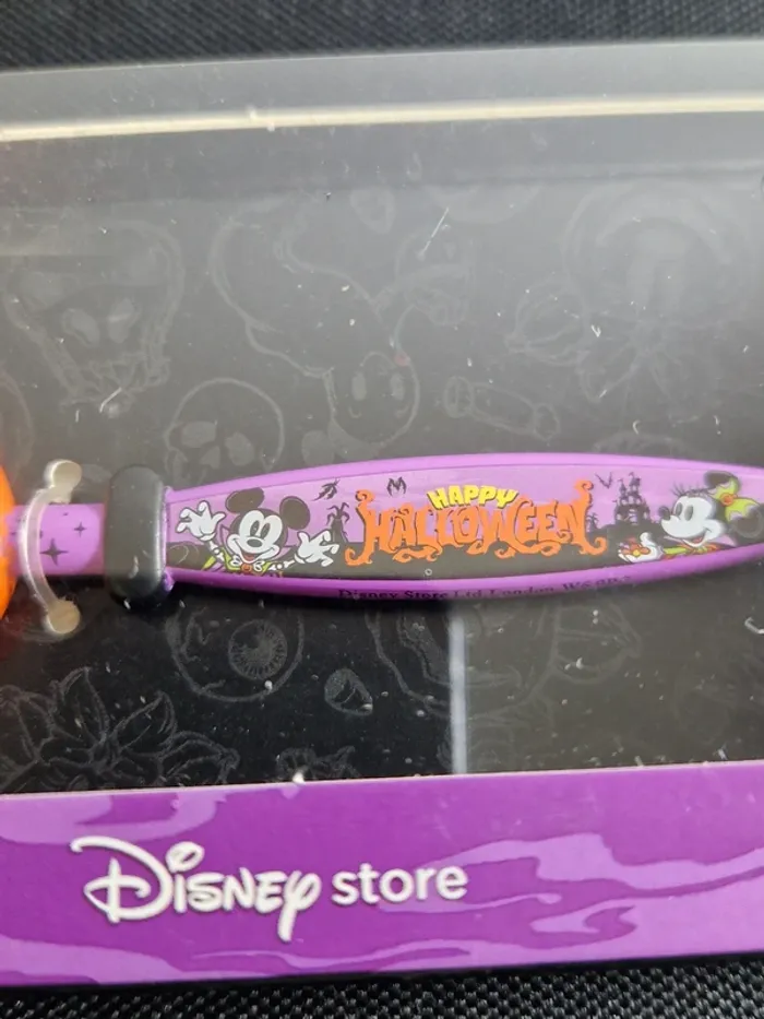 D263 - Disney Store, Mickey and Minnie Halloween 2024 Key - photo numéro 4