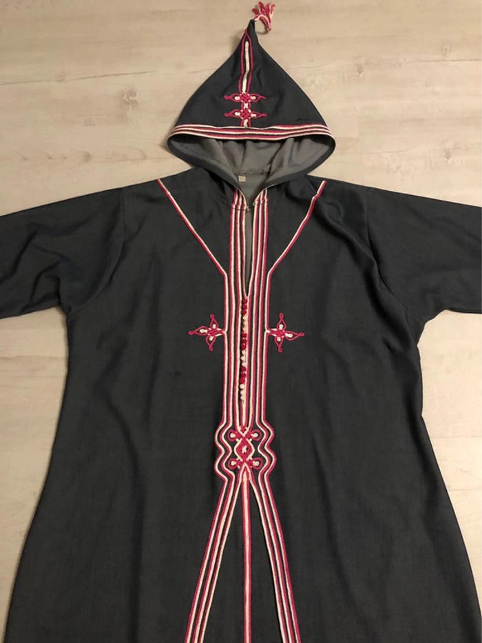 AN2- Robe d’intérieur/djellaba grise et broderies T 2 (44-46) NEUVE - photo numéro 5