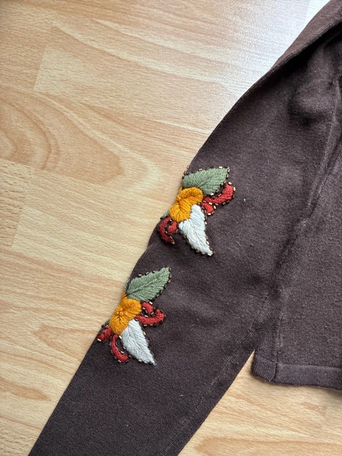 Pull avec broderies - photo numéro 3