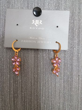 Boucles d'oreilles fantaisie et strass