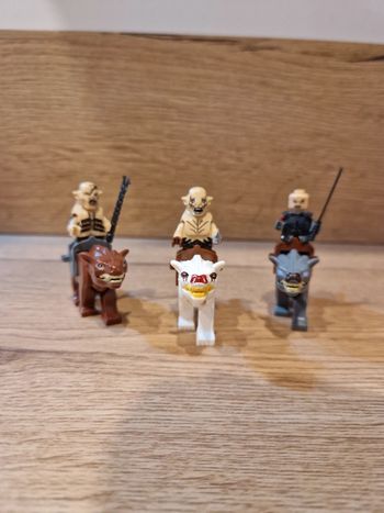 Figurines type lego 3 Chefs orcs dont Azog et Bolg sur warg seigneur des anneaux