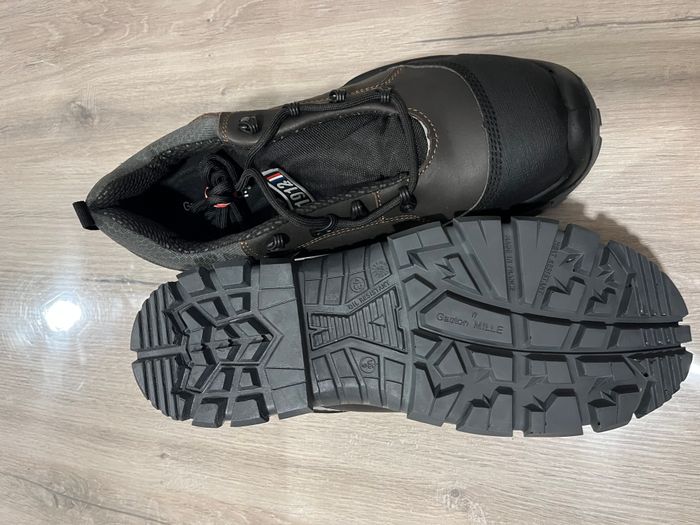 Chaussure basse de sécurité 43 - photo numéro 2