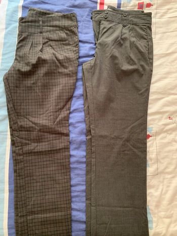 Lot de 2 pantalons habillés gris un à rayures / un à carreaux