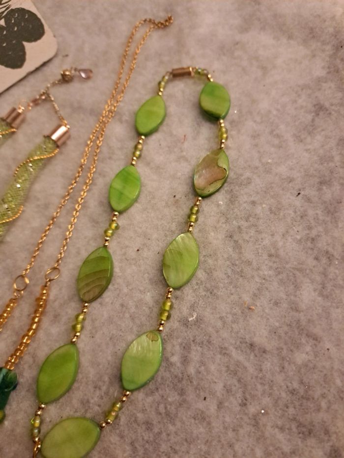 Lot de colliers vert clair vert foncé et doré - photo numéro 11