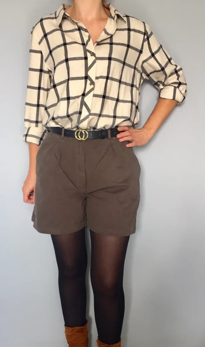 Short kaki