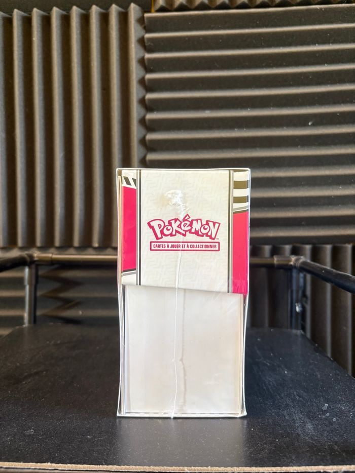 ETB EV 10.5 Flammes blanches reshiram scellé - photo numéro 2