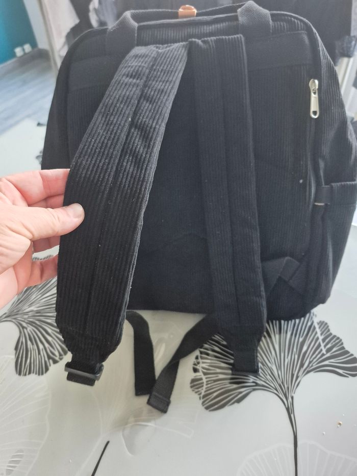 Sac a dos neuf - photo numéro 3