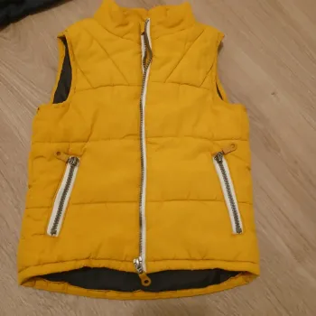 Doudoune sans manche jaune