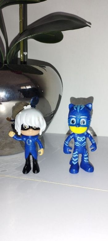 Sorcelline et yoyo de pyjamask