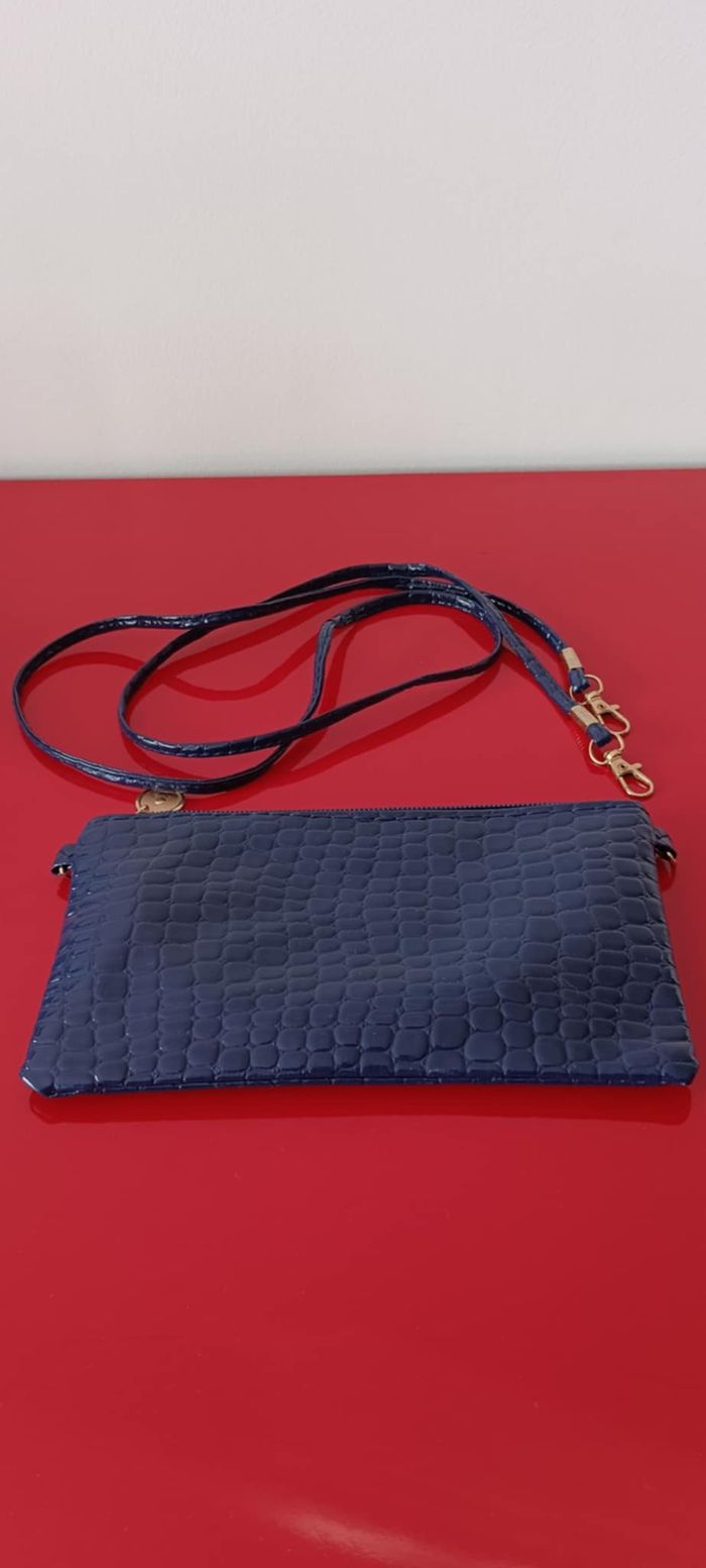 Pochette porte-monnaie bleu marine avec bandoulière amovible - photo numéro 4