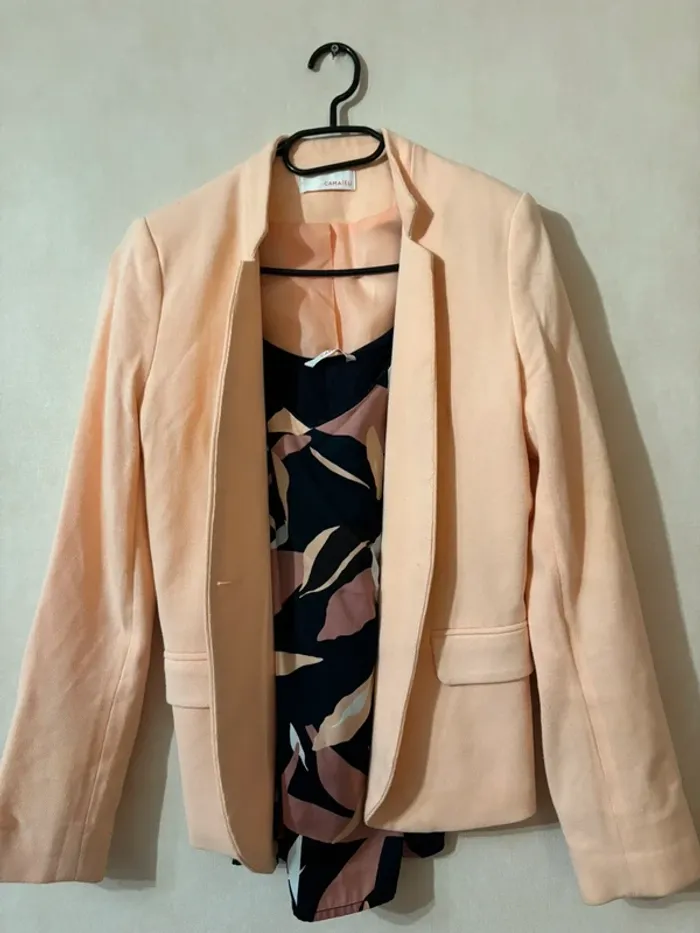 Ensemble blazer et débardeur corail et bleu marine Camaïeu Taille 40