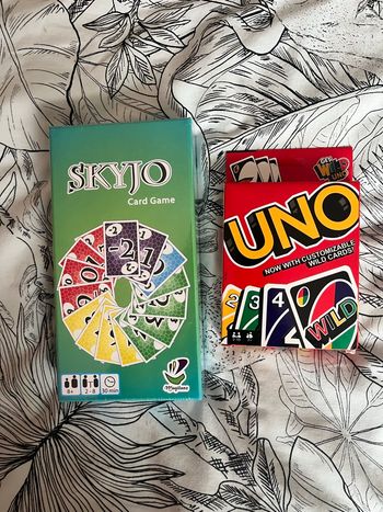 Skyjo et Uno Wild neuf 