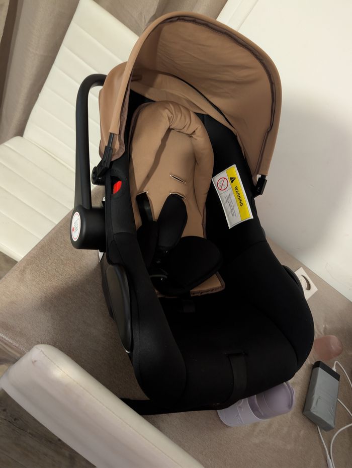 📣 À VENDRE – Poussette 3 en 1 quasi neuve – 140€ seulement ! 🍼🛒 - photo numéro 2
