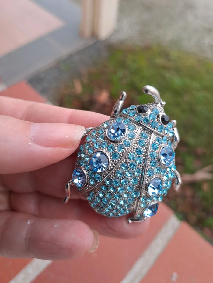 Broche coccinelle bleue - photo numéro 3