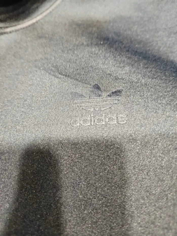 Vends veste courte Adidas adolescente taille 38-40 - photo numéro 2