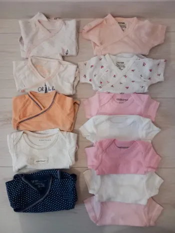 Lot bodies manches courtes longues naissance fille