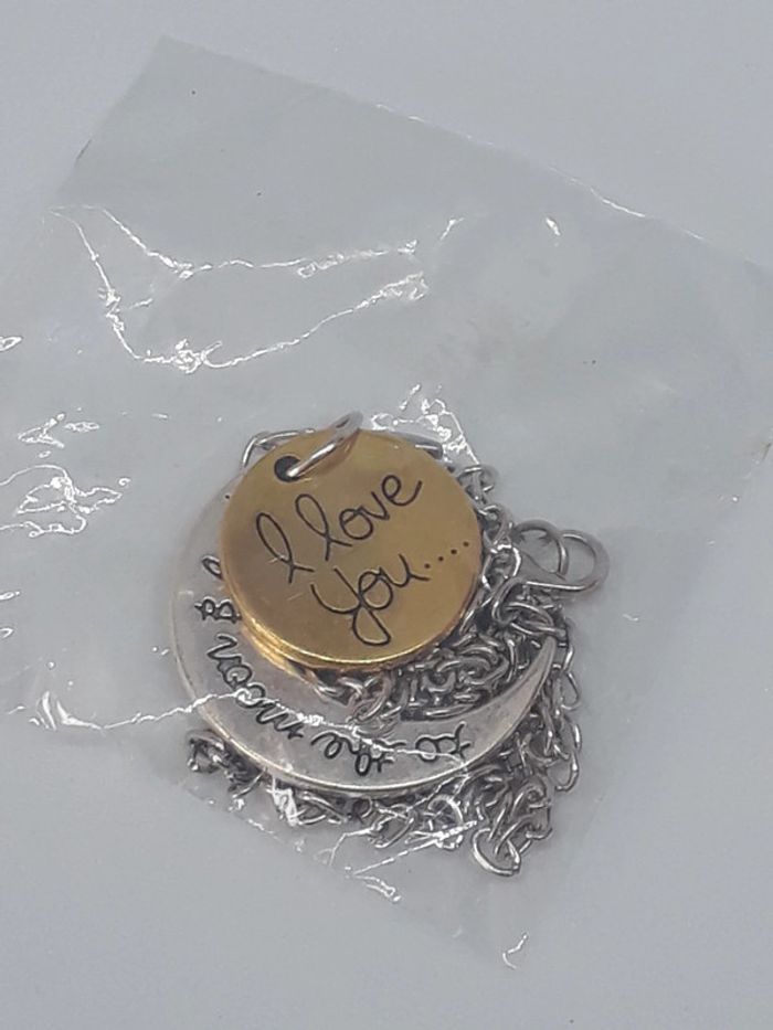 Collier "To the moon back" - photo numéro 4