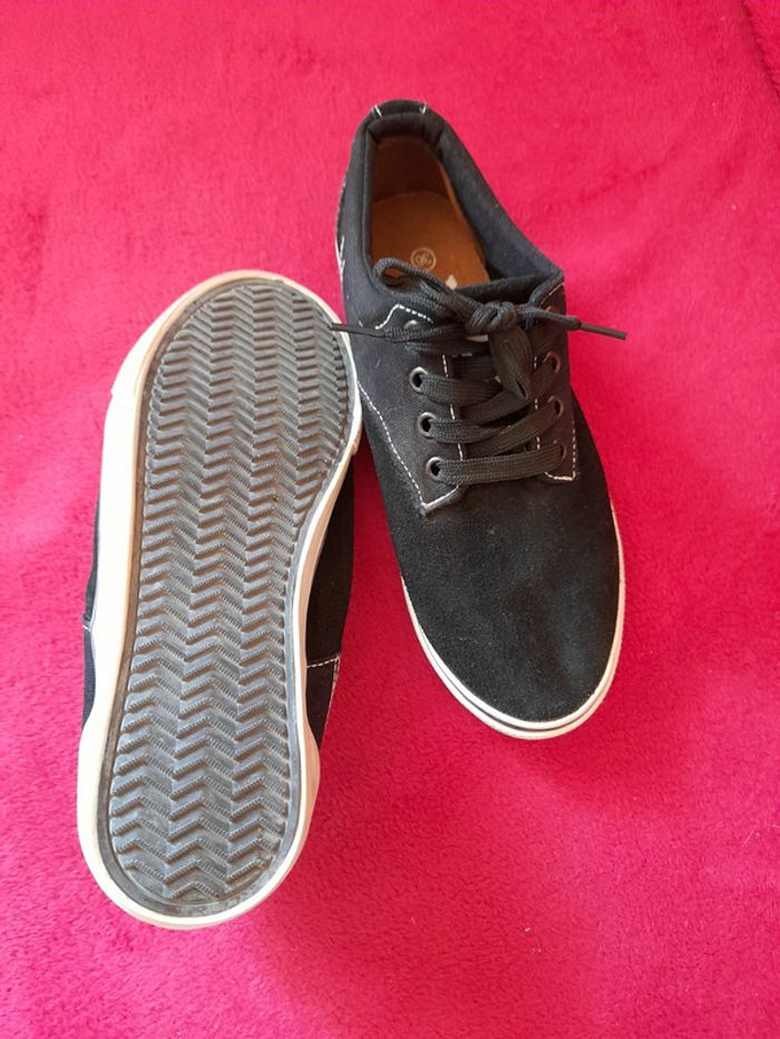 Chaussures neuves garçon - photo numéro 2
