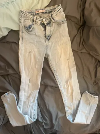 Pantalon trouée skinny