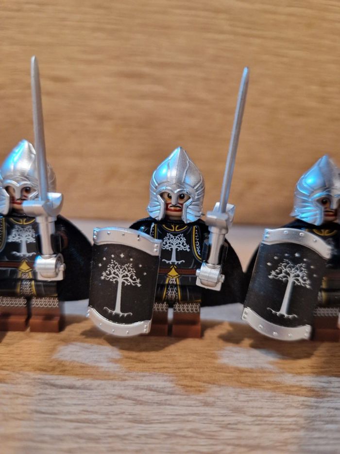 Figurines type lego 4 guerriers de minas tirith du gondor seigneur des anneaux - photo numéro 2
