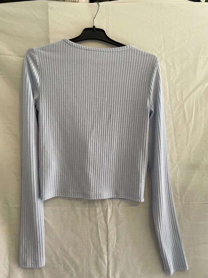 haut et t-shirt Hollister bleu clair taille S - photo numéro 2