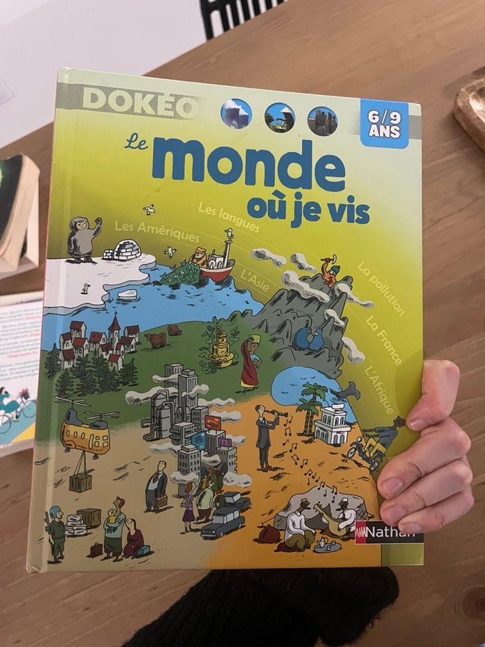 Livre le monde où je vis - photo numéro 2