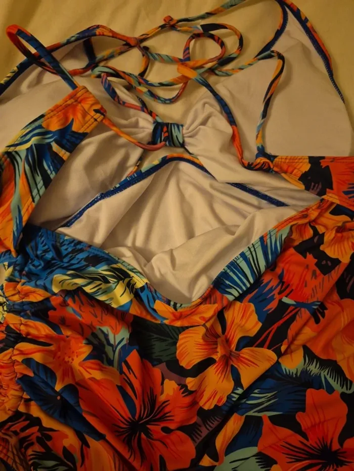 Maillot de bain à grosses fleurs - photo numéro 7