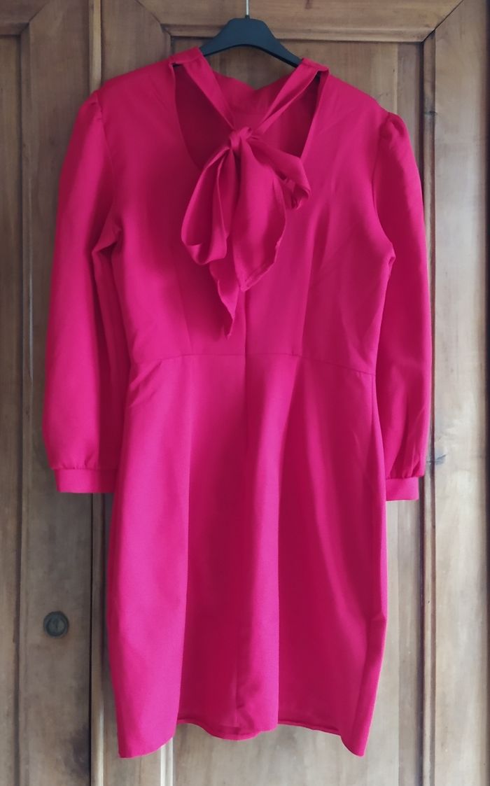 Robe trendyol taille 38. - photo numéro 2