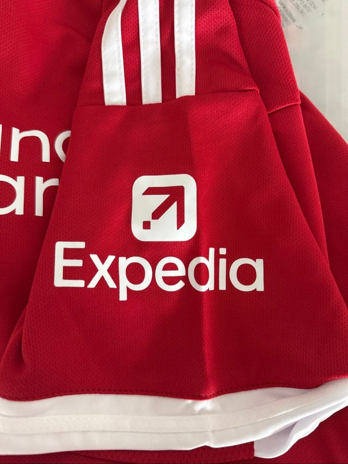 Maillot foot Liverpool - photo numéro 8