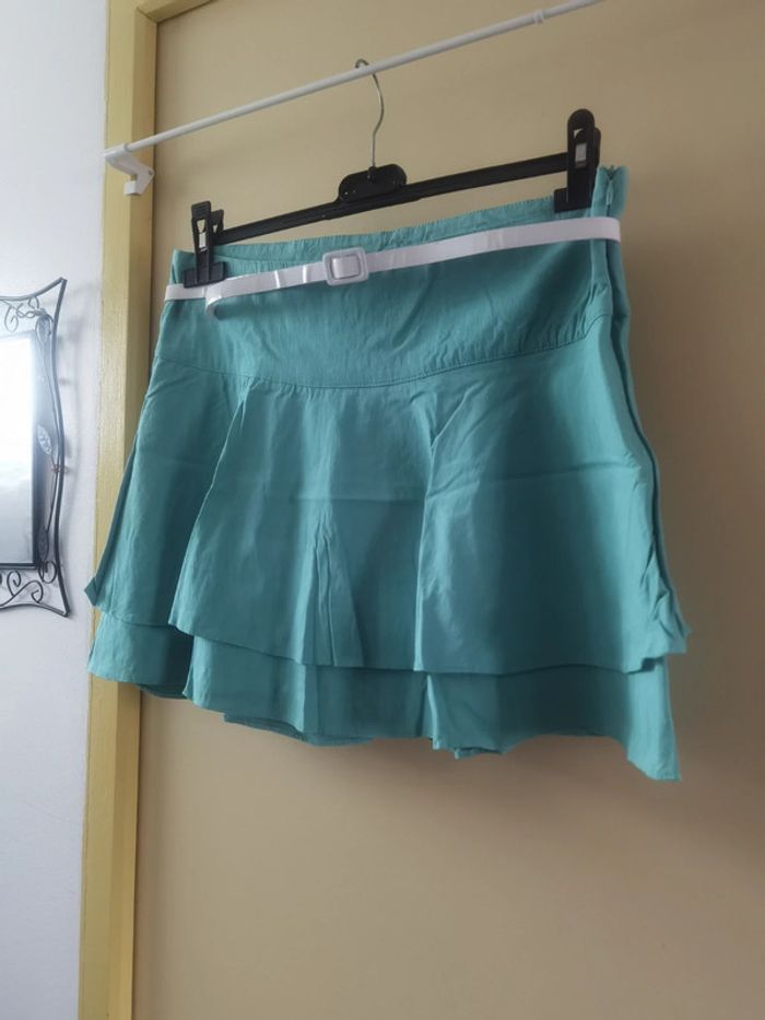 Jupe turquoise et ceinture blanche - photo numéro 2