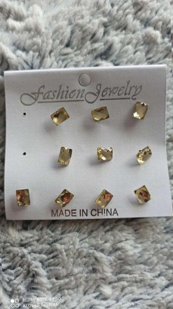 Lot de 10 paires boucles  d'oreilles puces