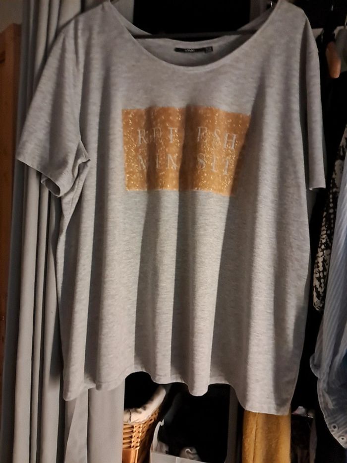 T-shirt Kiabi 46 48 - photo numéro 2