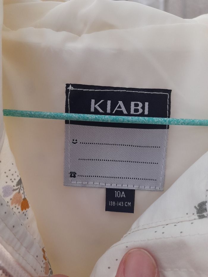 Coupe vent fille de chez kiabi en 10ans - photo numéro 3