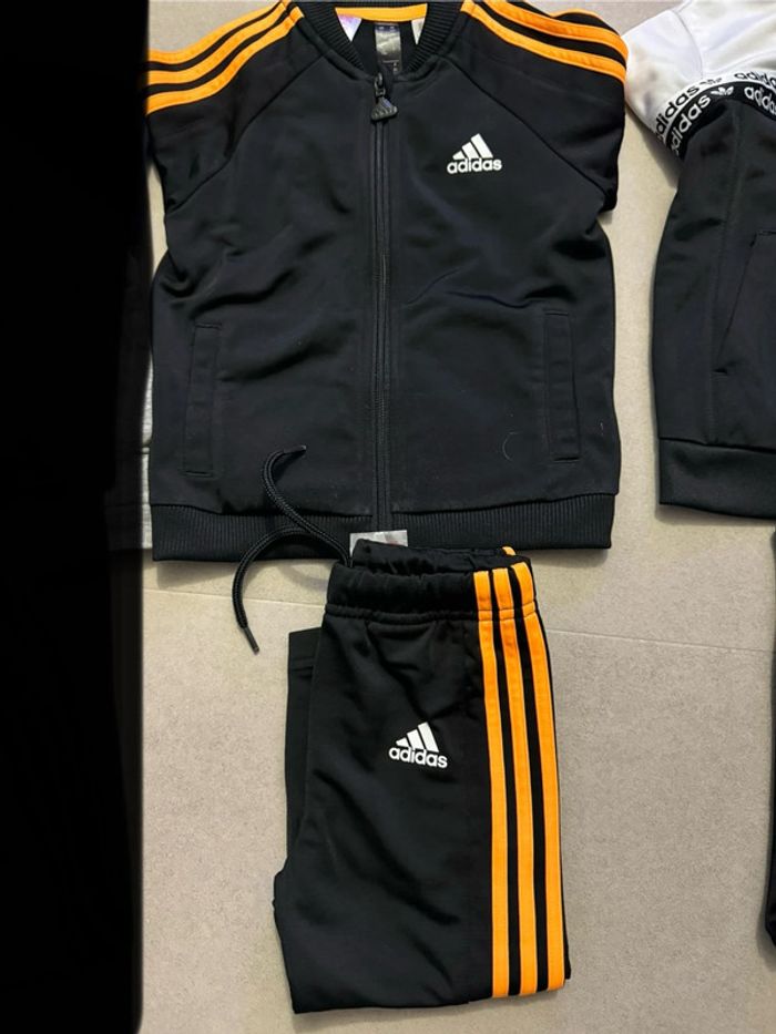 2 joggings adidas 12/18 mois - photo numéro 3