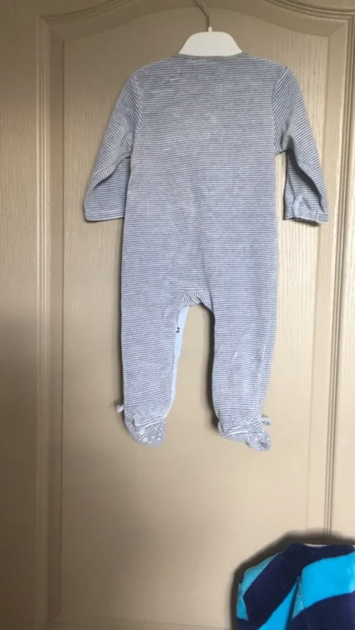 Pyjama grenouillère velours noukies 9 mois - photo numéro 4