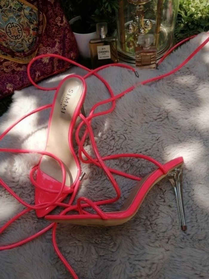 Sandales fluo SIMMI LONDON