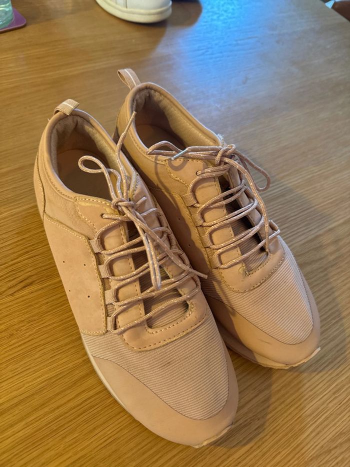 Basket rose Pull & Bear taille 38