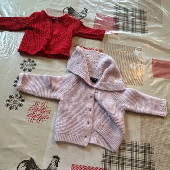 Gilets fille 1 mois