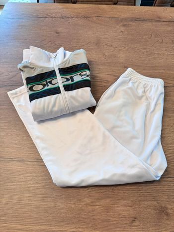 Ensemble de survêtements