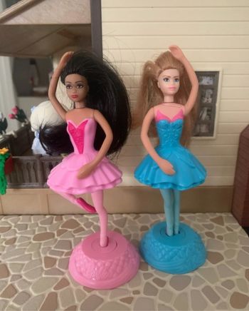 2 figurines Mac Donald s barbie