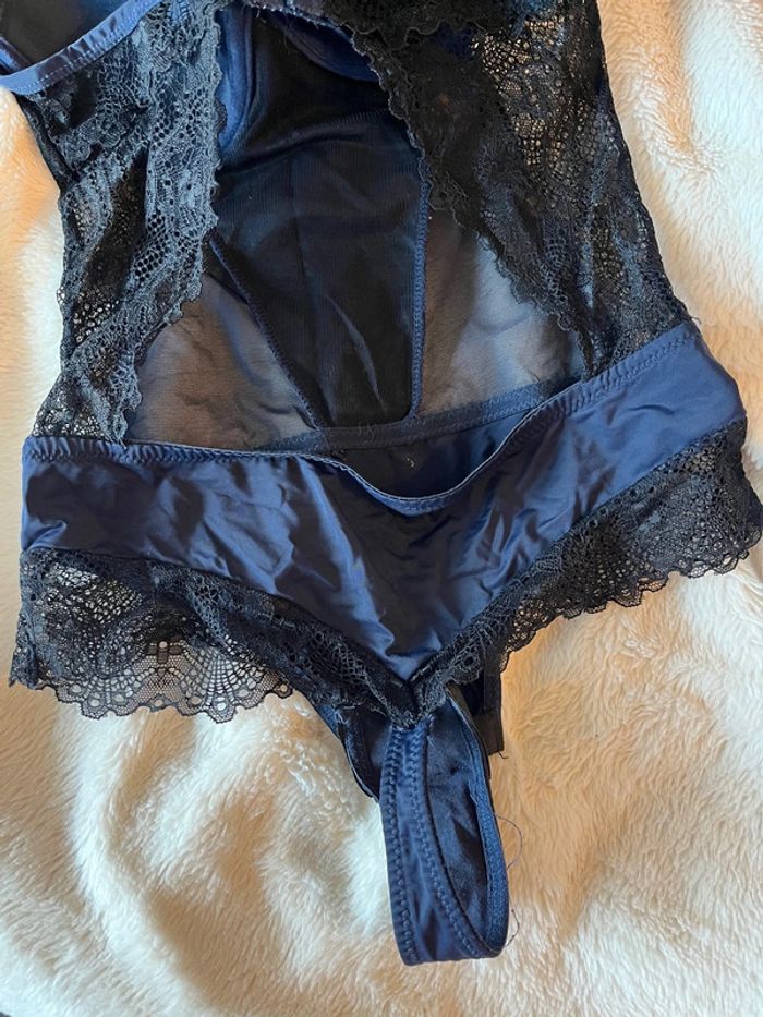Body sexy dentelle noir & bleu marine - Ras du cou Etam - photo numéro 4