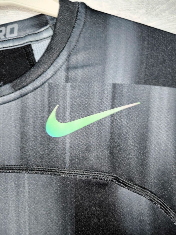 Tee shirt de sport noir et gris Nike taille M - photo numéro 3