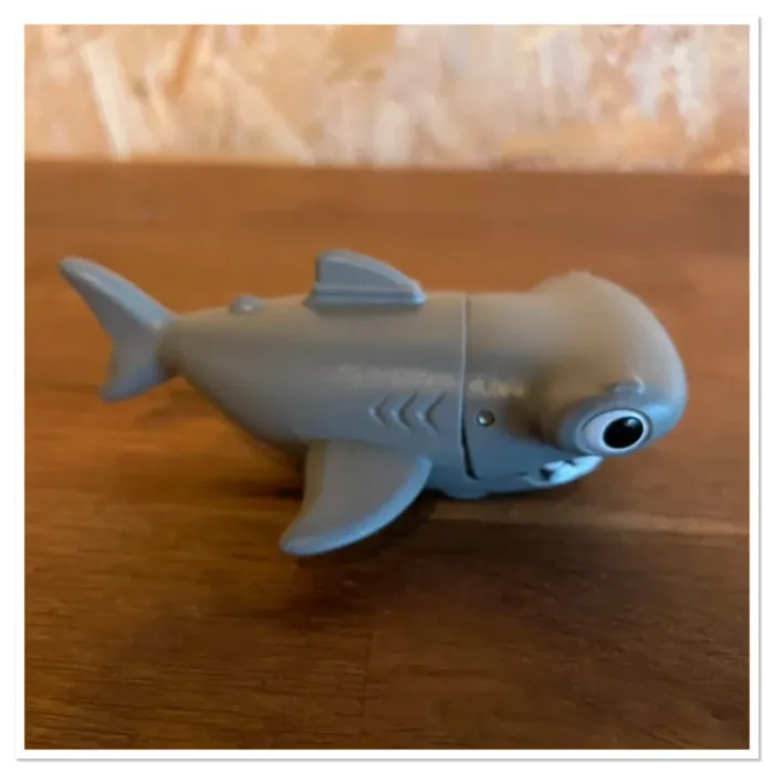 Idée Cadeau 🎁 Figurine Aqua Pups de Ruben avec son requin marteau de la Pat Patrouille - photo numéro 9